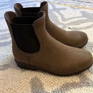 Wet Knot waterproof boots. The Sloane Chelsea boot.